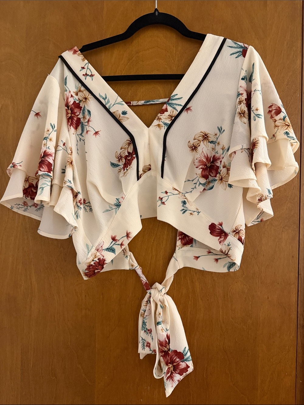 Women's Cream Floral Tie-Front Ruffle Top